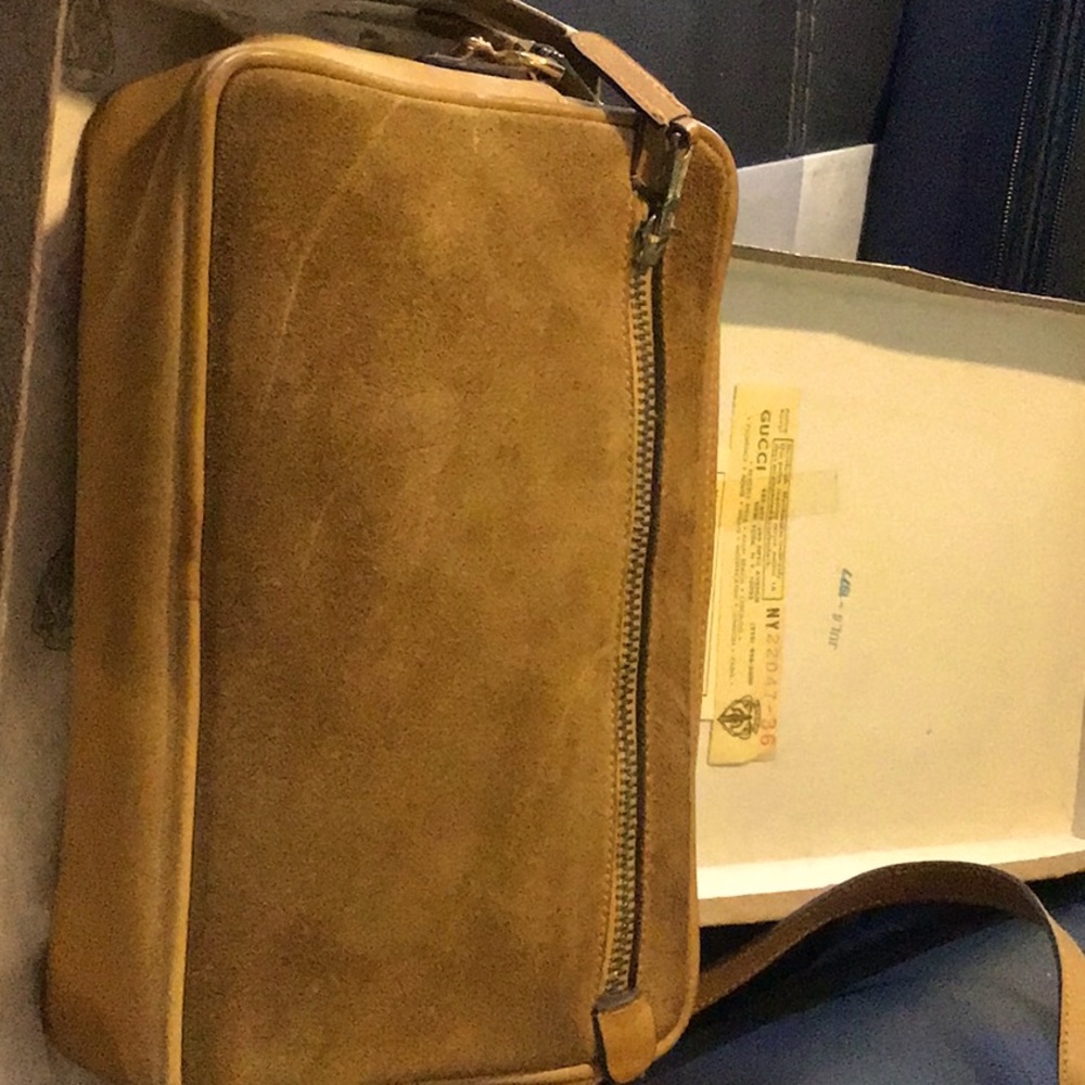 Amazing Gucci Vintage Carmel  Antelope Suede camera cross body bag